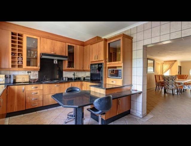 3 BEDROOM HOUSE FOR SALE IN RANGEVIEW